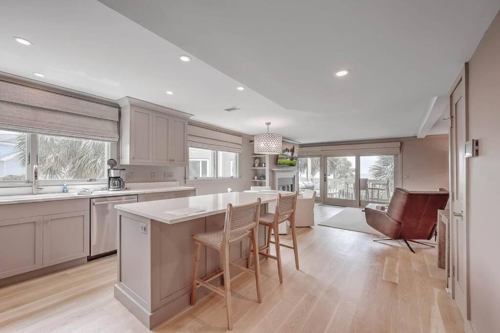 New Listing! Seagrove Villa 3A - Luxurious Ocean View! Isle of Palms Exteriér fotografie